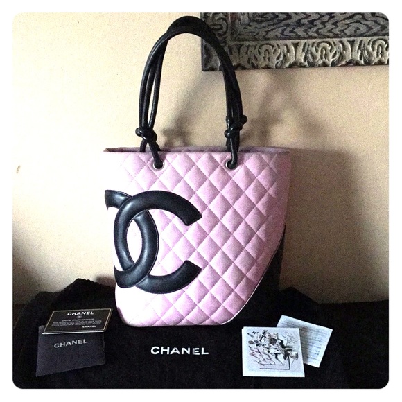 CHANEL Handbags - 💯authentic CHANEL handbag